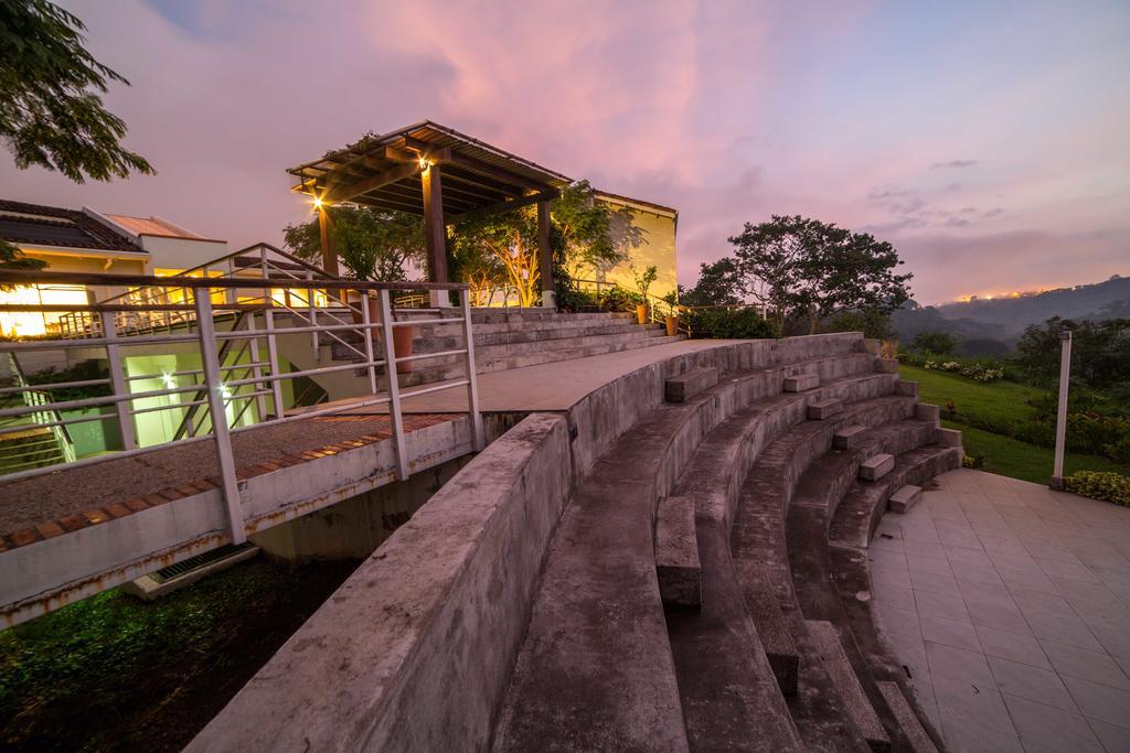 Asclepios Wellness & Healing Retreat Hotel Alajuela Exterior photo