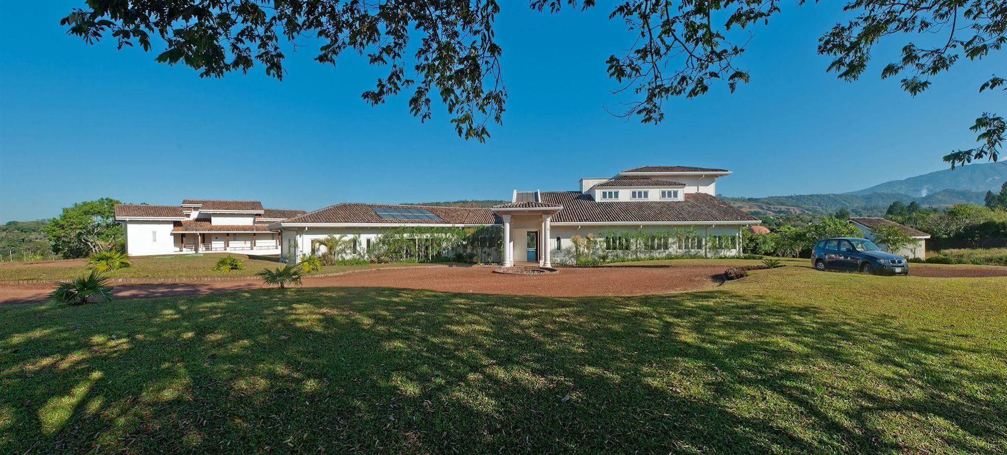 Asclepios Wellness & Healing Retreat Hotel Alajuela Exterior photo