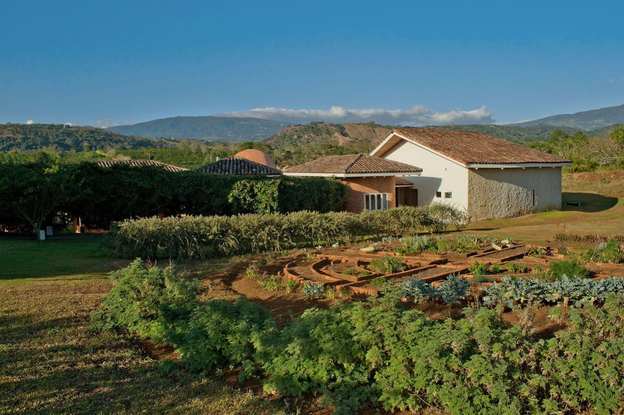 Asclepios Wellness & Healing Retreat Hotel Alajuela Exterior photo